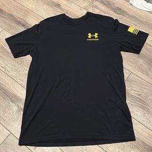 Mens Under Armour shirt
